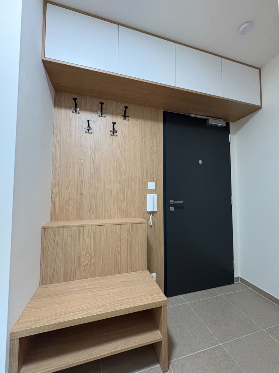 Prenájom bytu 2-izbový 43 m², Čakovická, Praha, Praha Prenájom bytu 2-izbový 43 m², Čakovická, Praha, Praha