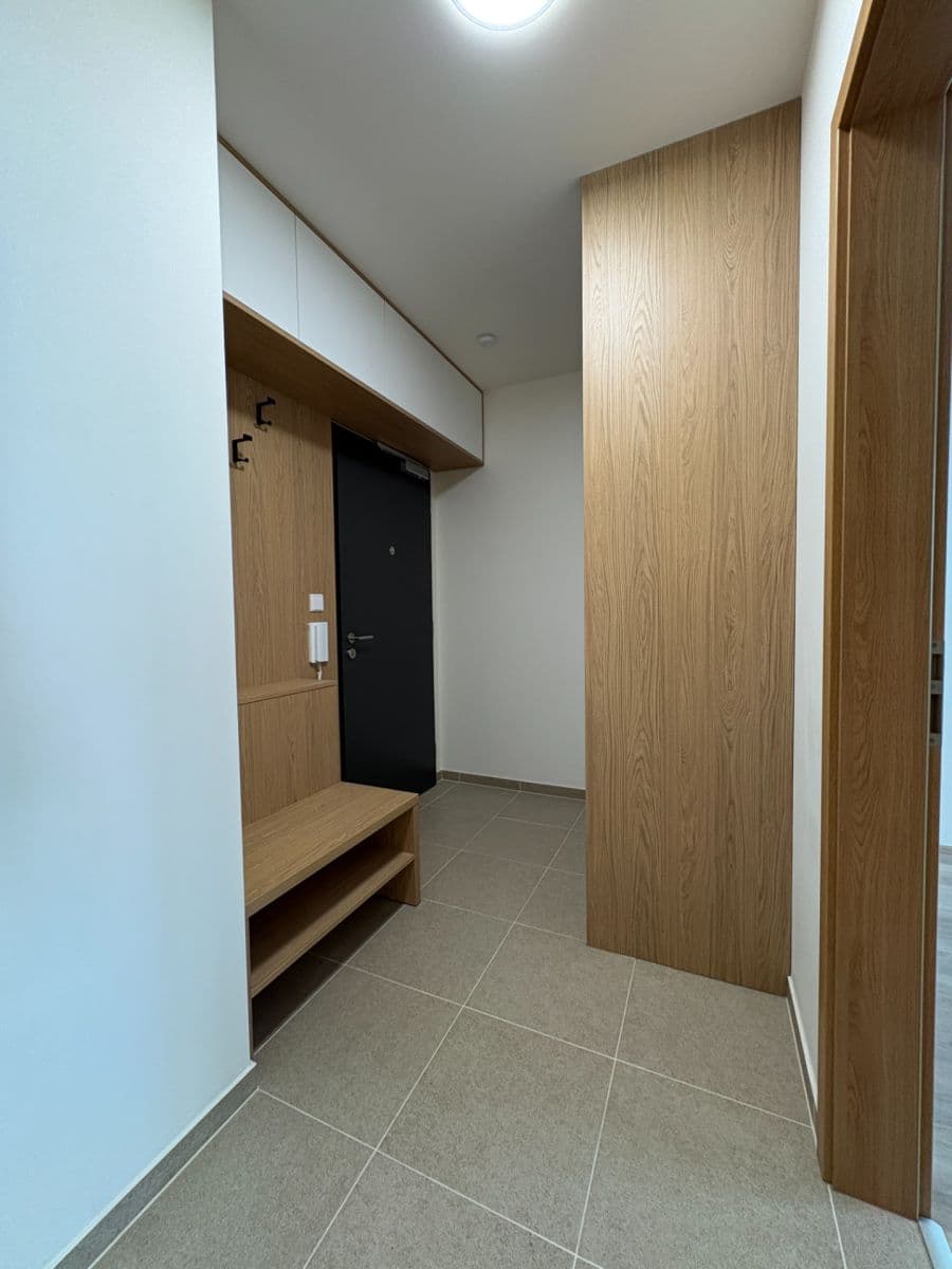 Prenájom bytu 2-izbový 43 m², Čakovická, Praha, Praha Prenájom bytu 2-izbový 43 m², Čakovická, Praha, Praha