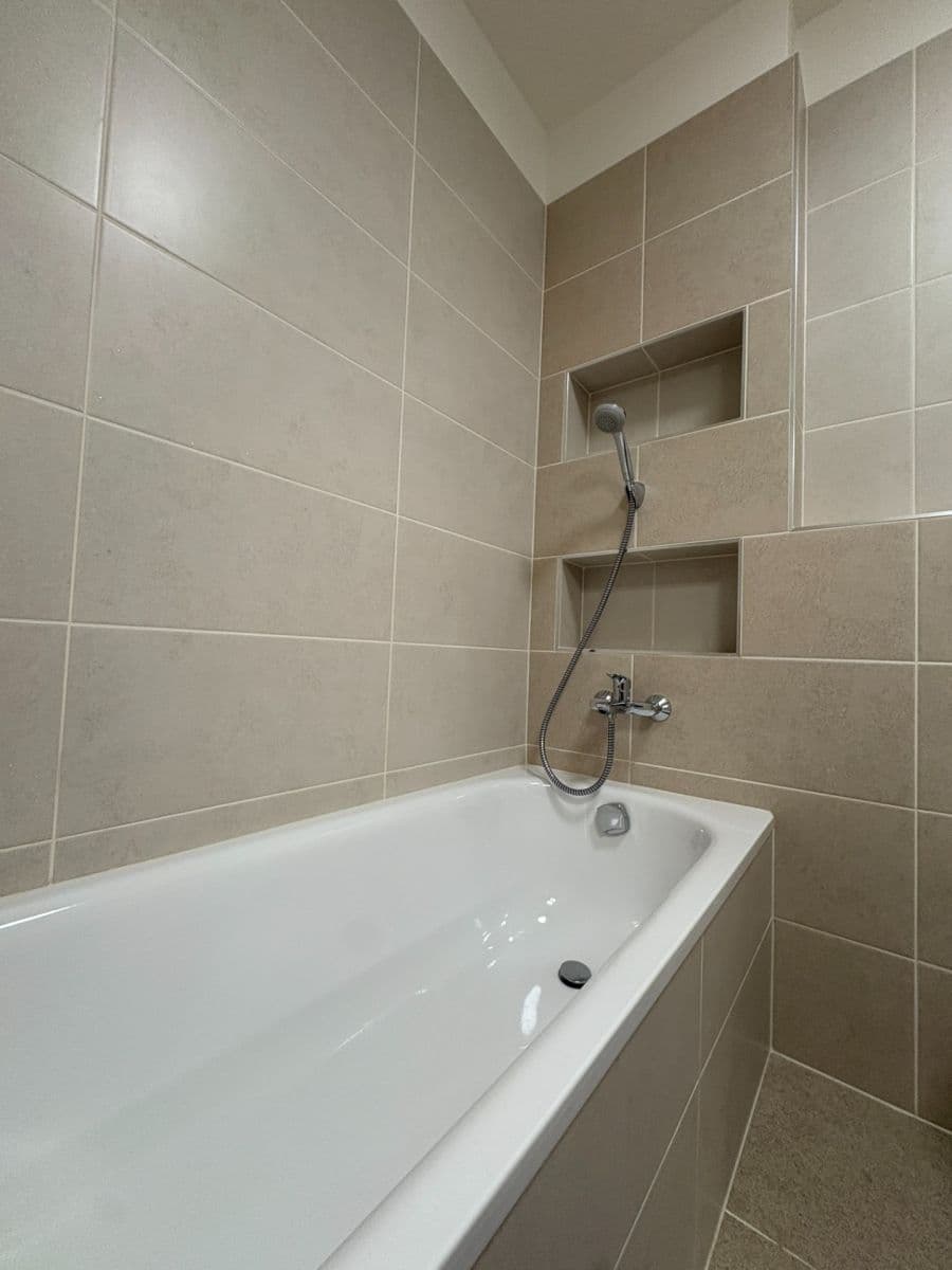 Prenájom bytu 2-izbový 43 m², Čakovická, Praha, Praha Prenájom bytu 2-izbový 43 m², Čakovická, Praha, Praha