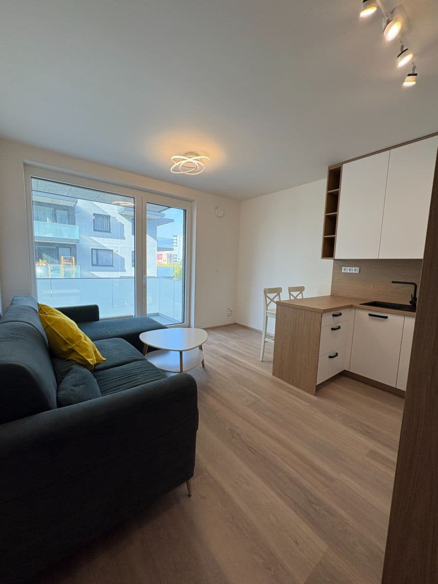 Prenájom bytu 2-izbový 43 m², Čakovická, Praha, Praha Prenájom bytu 2-izbový 43 m², Čakovická, Praha, Praha