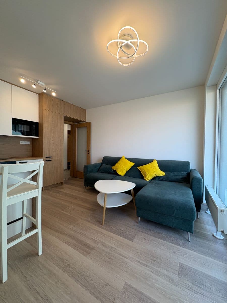 Prenájom bytu 2-izbový 43 m², Čakovická, Praha, Praha Prenájom bytu 2-izbový 43 m², Čakovická, Praha, Praha