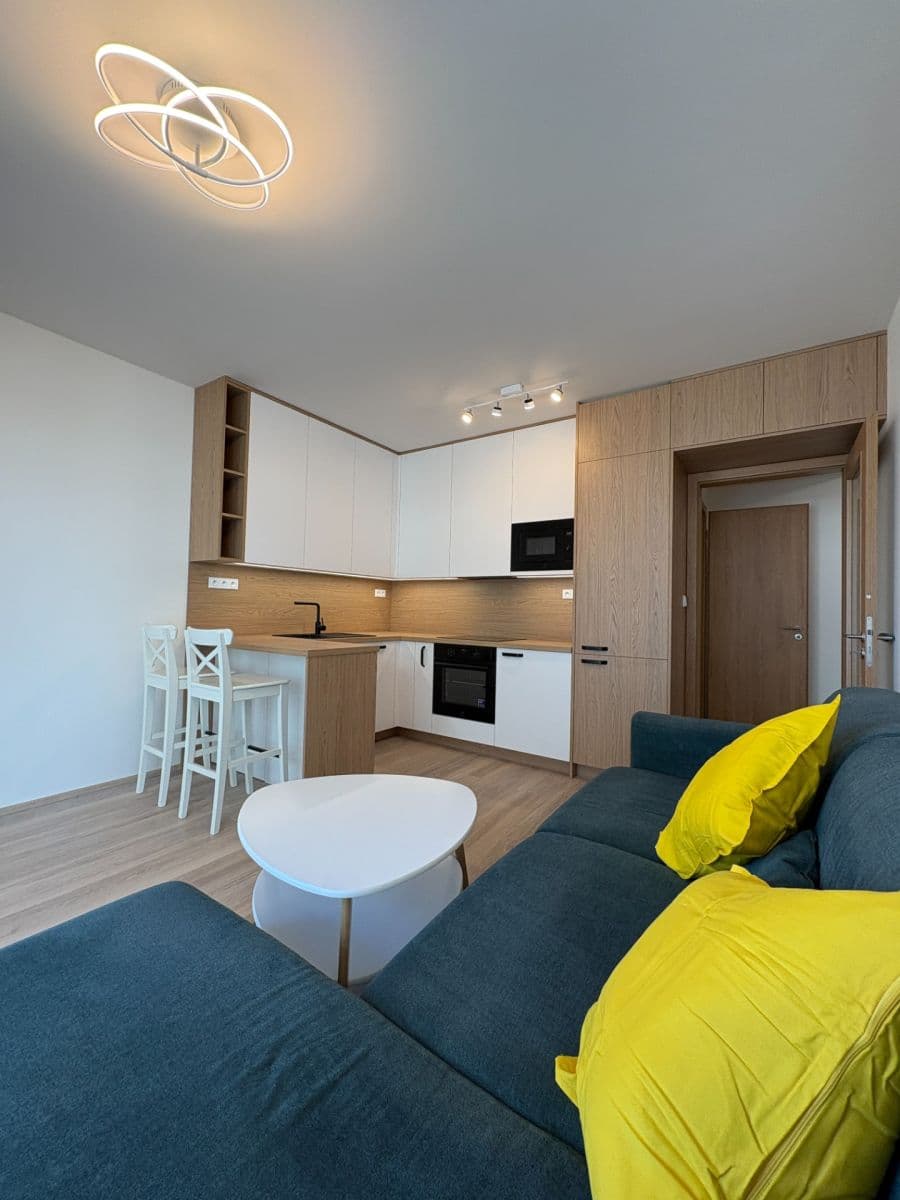 Prenájom bytu 2-izbový 43 m², Čakovická, Praha, Praha Prenájom bytu 2-izbový 43 m², Čakovická, Praha, Praha
