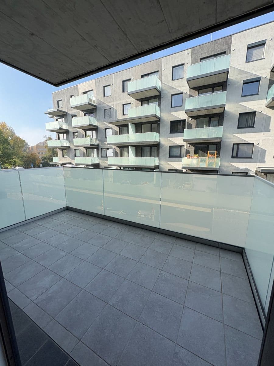 Prenájom bytu 2-izbový 43 m², Čakovická, Praha, Praha Prenájom bytu 2-izbový 43 m², Čakovická, Praha, Praha