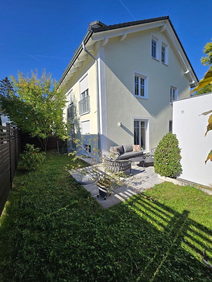 Predaj domu 160 m², pozemok 270 m², Notinger Weg 47 a, Hohenbrunn (Riemerling), Bavorsko Predaj domu 160 m², pozemok 270 m², Notinger Weg 47 a, Hohenbrunn (Riemerling), Bavorsko