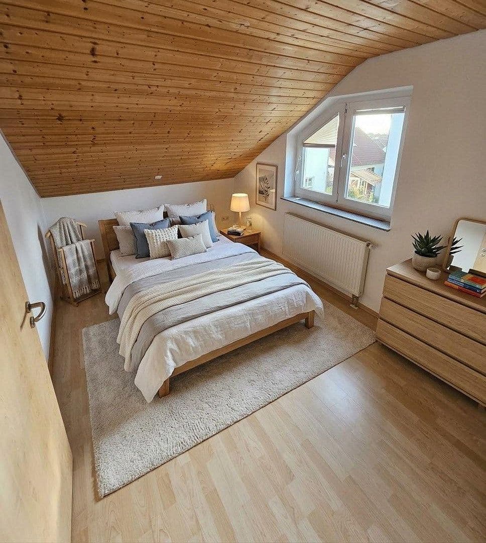 Prenájom domu 130 m², pozemok 190 m², Talstr. 21/6, Affalterbach, Bádensko-Wurttembersko Prenájom domu 130 m², pozemok 190 m², Talstr. 21/6, Affalterbach, Bádensko-Wurttembersko