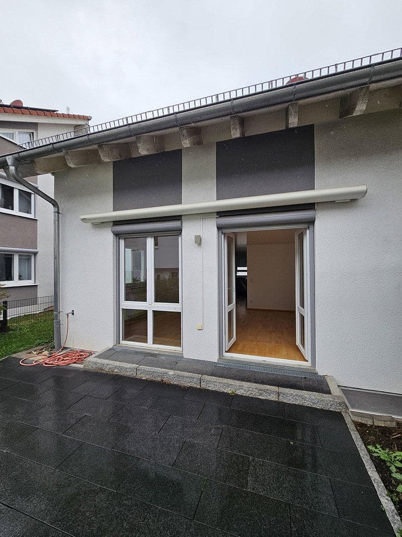 Prenájom domu 130 m², pozemok 190 m², Talstr. 21/6, Affalterbach, Bádensko-Wurttembersko Prenájom domu 130 m², pozemok 190 m², Talstr. 21/6, Affalterbach, Bádensko-Wurttembersko