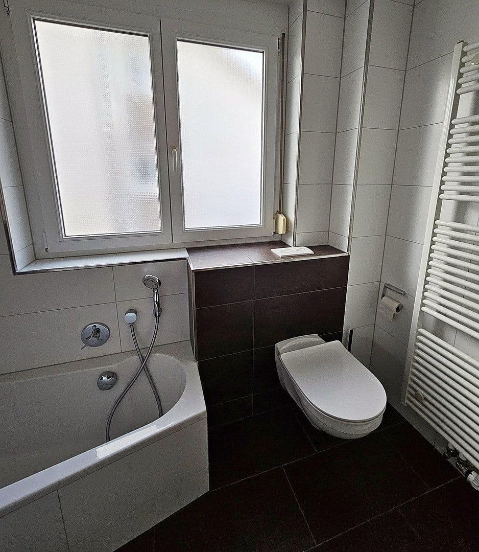 Prenájom domu 130 m², pozemok 190 m², Talstr. 21/6, Affalterbach, Bádensko-Wurttembersko Prenájom domu 130 m², pozemok 190 m², Talstr. 21/6, Affalterbach, Bádensko-Wurttembersko