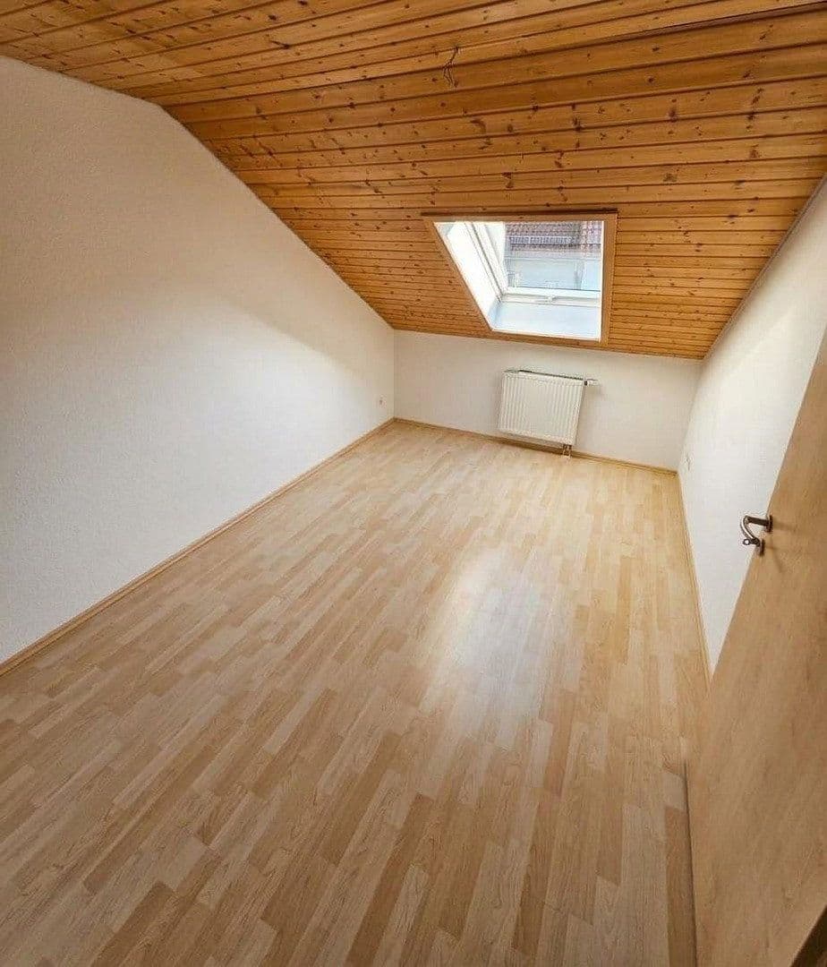 Prenájom domu 130 m², pozemok 190 m², Talstr. 21/6, Affalterbach, Bádensko-Wurttembersko Prenájom domu 130 m², pozemok 190 m², Talstr. 21/6, Affalterbach, Bádensko-Wurttembersko