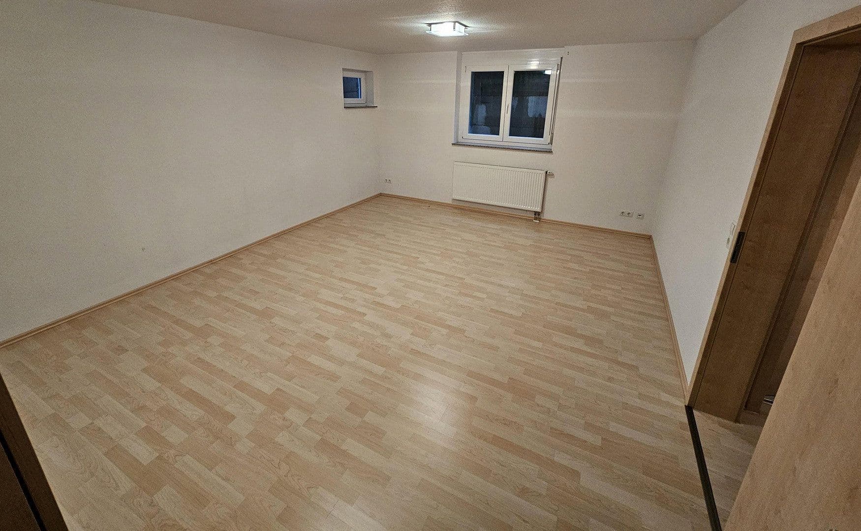 Prenájom domu 130 m², pozemok 190 m², Talstr. 21/6, Affalterbach, Bádensko-Wurttembersko Prenájom domu 130 m², pozemok 190 m², Talstr. 21/6, Affalterbach, Bádensko-Wurttembersko