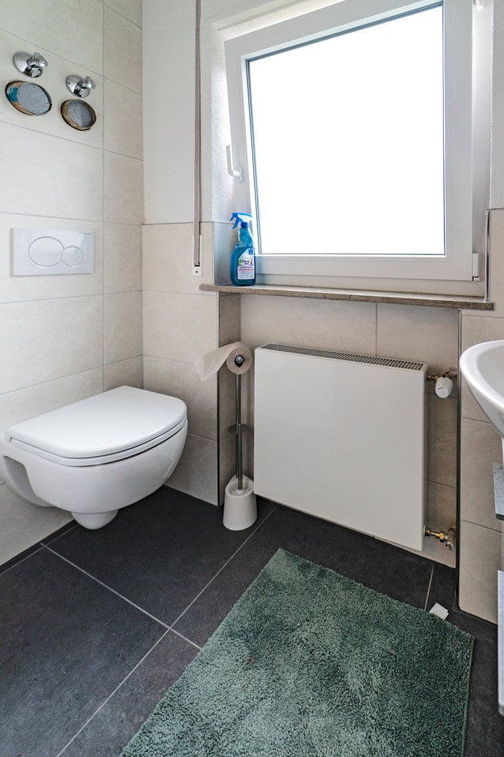 Predaj domu 194 m², pozemok 357 m², Stuttgart, Bádensko-Wurttembersko Predaj domu 194 m², pozemok 357 m², Stuttgart, Bádensko-Wurttembersko
