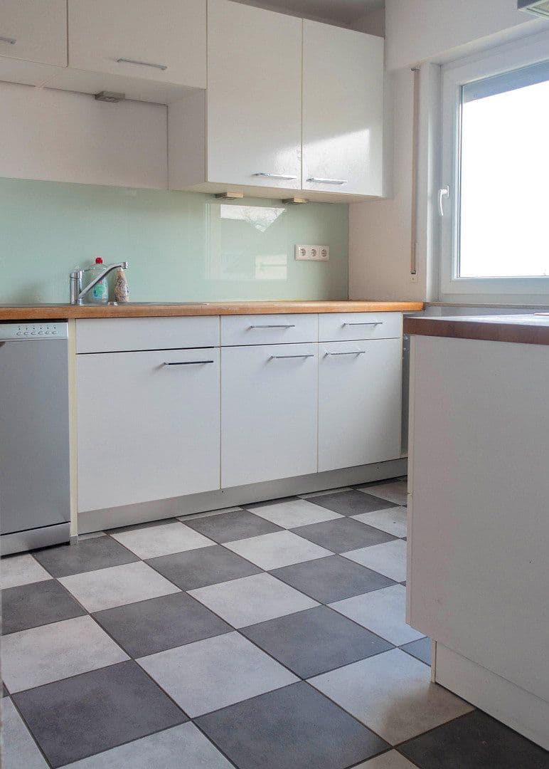 Predaj domu 194 m², pozemok 357 m², Stuttgart, Bádensko-Wurttembersko Predaj domu 194 m², pozemok 357 m², Stuttgart, Bádensko-Wurttembersko