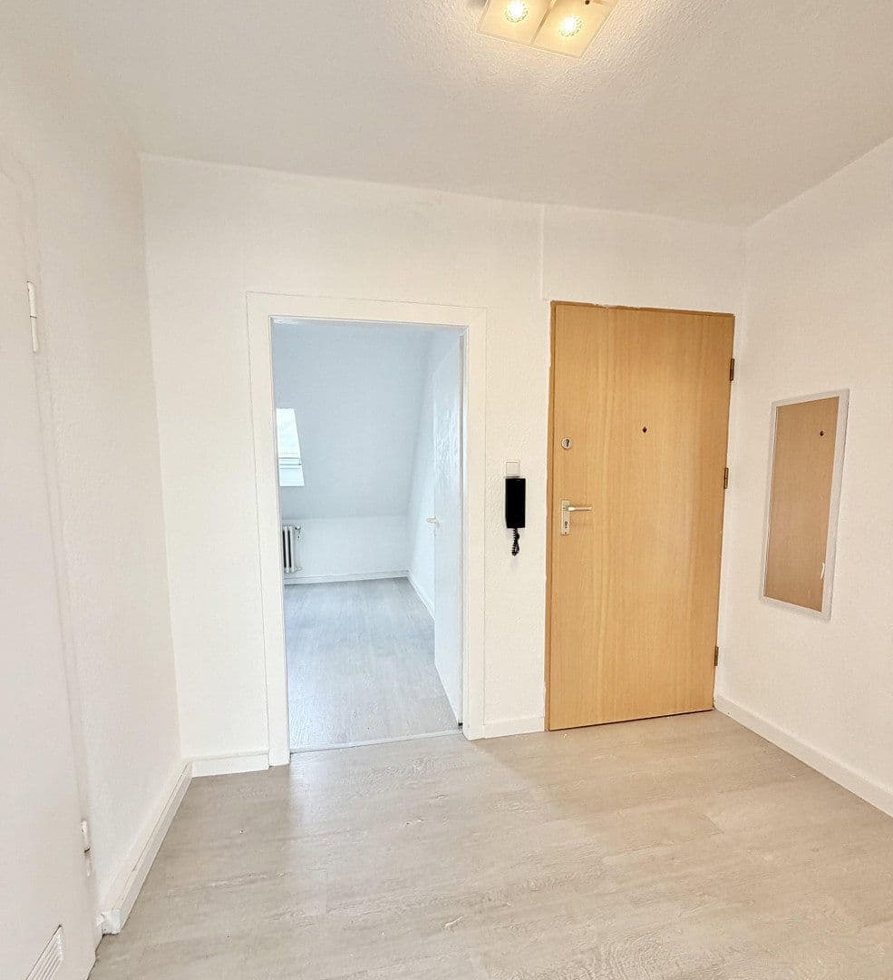 Prenájom bytu 2-izbový 40 m², Kopernikusstrasse 75, Düsseldorf, Severné Porýnie - Westfálsko Prenájom bytu 2-izbový 40 m², Kopernikusstrasse 75, Düsseldorf, Severné Porýnie - Westfálsko