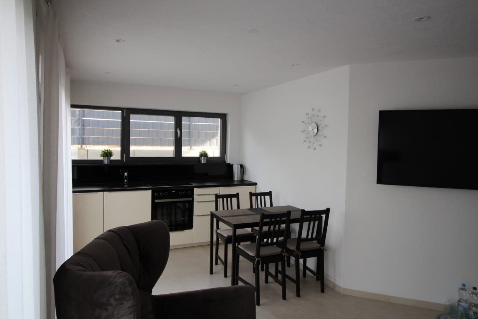 Predaj domu 279 m², pozemok 587 m², Sindelfingen, Bádensko-Wurttembersko Predaj domu 279 m², pozemok 587 m², Sindelfingen, Bádensko-Wurttembersko