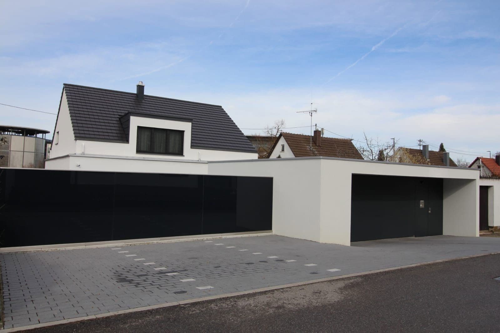 Predaj domu 279 m², pozemok 587 m², Sindelfingen, Bádensko-Wurttembersko Predaj domu 279 m², pozemok 587 m², Sindelfingen, Bádensko-Wurttembersko