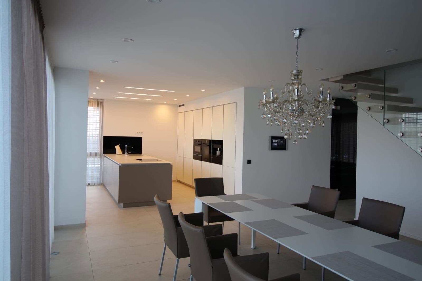 Predaj domu 279 m², pozemok 587 m², Sindelfingen, Bádensko-Wurttembersko Predaj domu 279 m², pozemok 587 m², Sindelfingen, Bádensko-Wurttembersko
