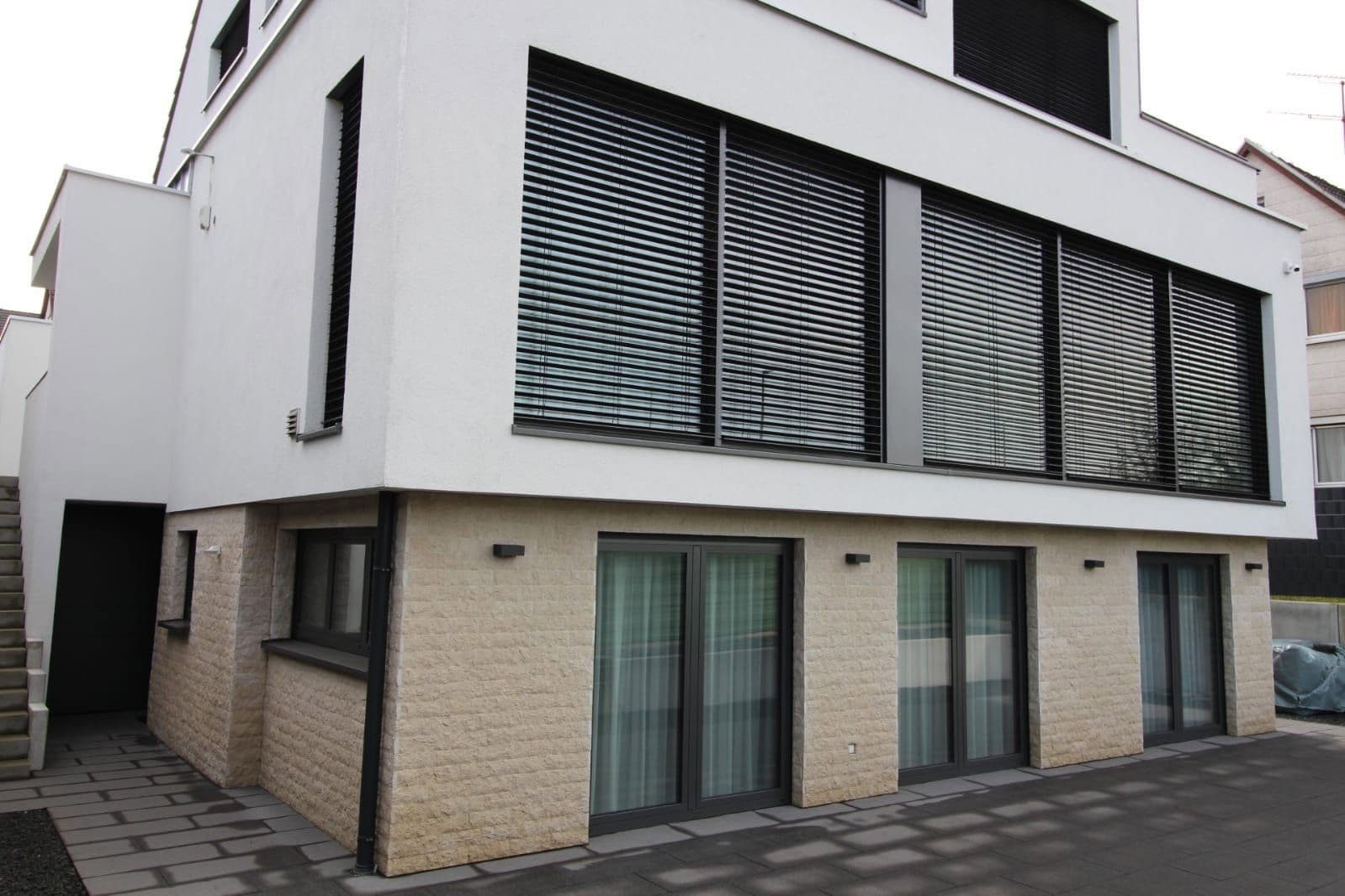 Predaj domu 279 m², pozemok 587 m², Sindelfingen, Bádensko-Wurttembersko Predaj domu 279 m², pozemok 587 m², Sindelfingen, Bádensko-Wurttembersko