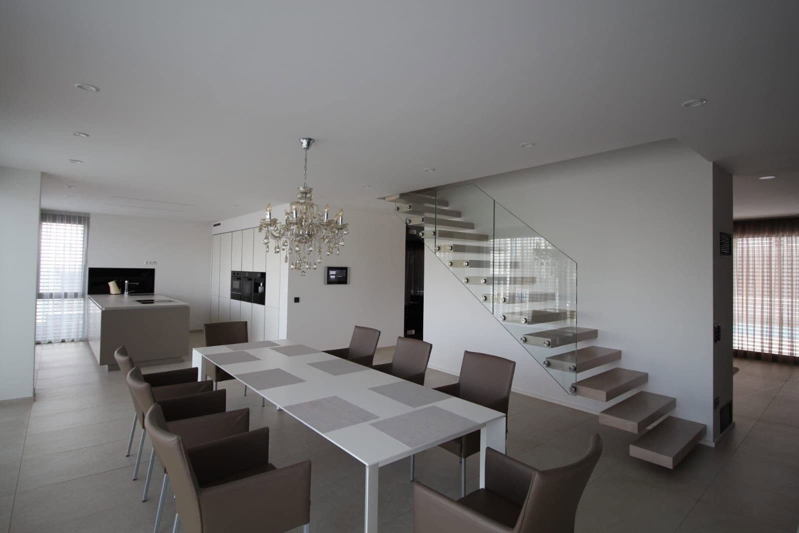 Predaj domu 279 m², pozemok 587 m², Sindelfingen, Bádensko-Wurttembersko Predaj domu 279 m², pozemok 587 m², Sindelfingen, Bádensko-Wurttembersko