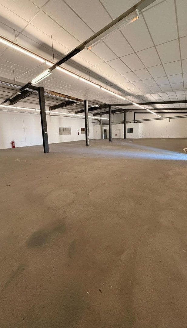 Prenájom nebytového priestoru 663 m², Aluminiumstraße 1, Töging, Bavorsko Prenájom nebytového priestoru 663 m², Aluminiumstraße 1, Töging, Bavorsko