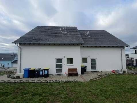 Prenájom bytu 4-izbový 109 m², Osterburken, Bádensko-Wurttembersko Prenájom bytu 4-izbový 109 m², Osterburken, Bádensko-Wurttembersko