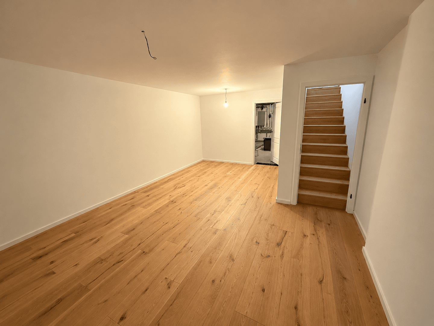Prenájom domu 121 m², pozemok 212 m², Stuttgart, Bádensko-Wurttembersko Prenájom domu 121 m², pozemok 212 m², Stuttgart, Bádensko-Wurttembersko