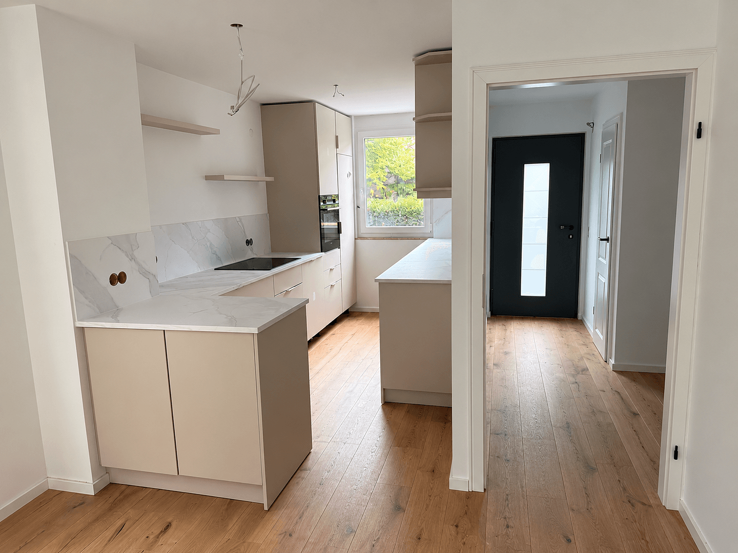 Prenájom domu 121 m², pozemok 212 m², Stuttgart, Bádensko-Wurttembersko Prenájom domu 121 m², pozemok 212 m², Stuttgart, Bádensko-Wurttembersko