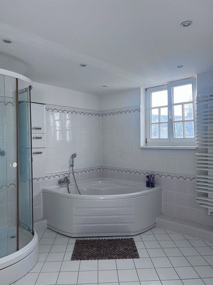 Predaj domu 220 m², pozemok 462 m², Lingenfeld, Porýnie-Falcko Predaj domu 220 m², pozemok 462 m², Lingenfeld, Porýnie-Falcko