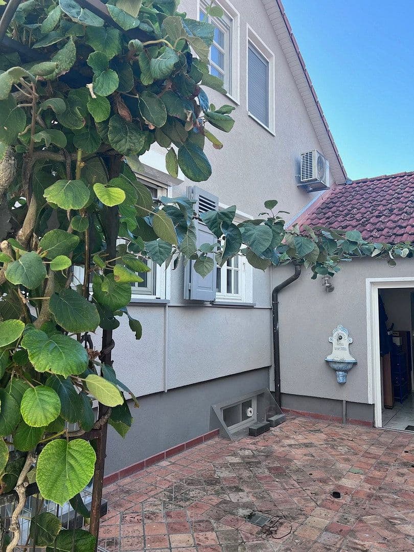Predaj domu 220 m², pozemok 462 m², Lingenfeld, Porýnie-Falcko Predaj domu 220 m², pozemok 462 m², Lingenfeld, Porýnie-Falcko