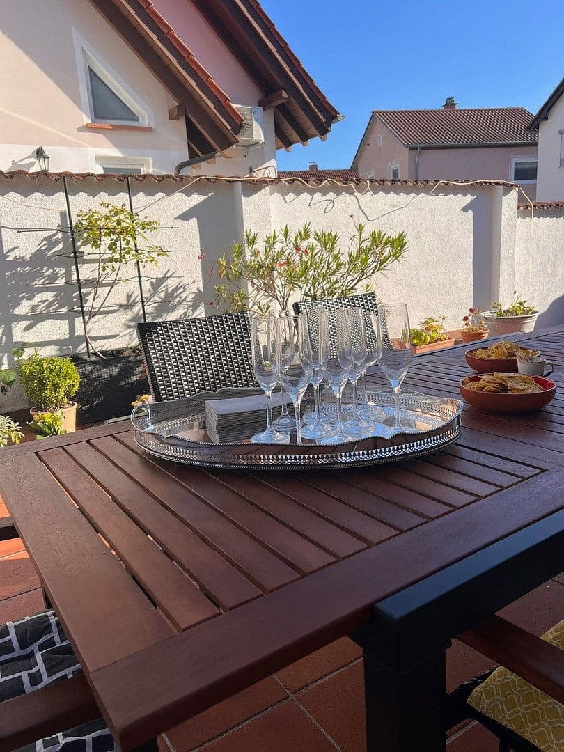 Predaj domu 220 m², pozemok 462 m², Lingenfeld, Porýnie-Falcko Predaj domu 220 m², pozemok 462 m², Lingenfeld, Porýnie-Falcko