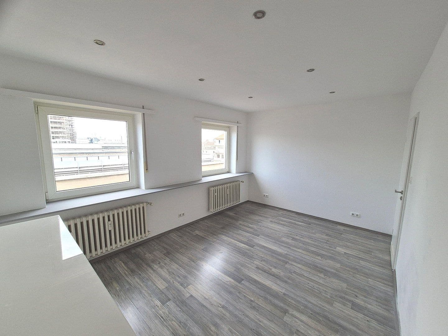 Prenájom kancelárie 22 m², Schulstraße, Ludwigshafen am Rhein, Porýnie-Falcko Prenájom kancelárie 22 m², Schulstraße, Ludwigshafen am Rhein, Porýnie-Falcko