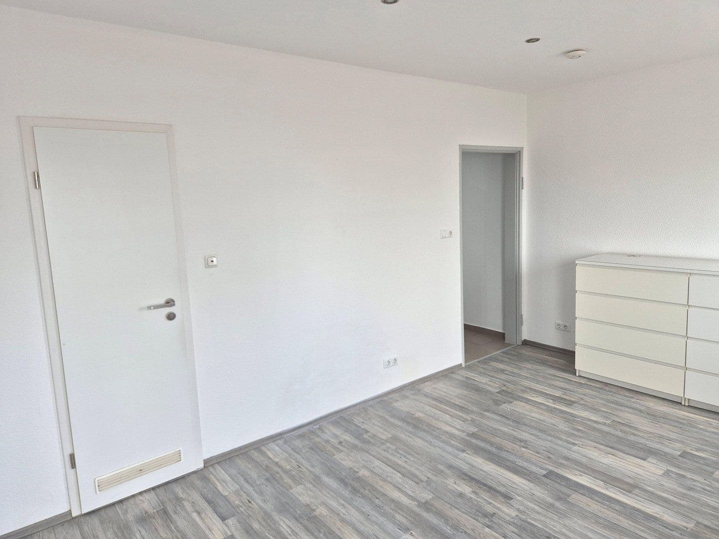 Prenájom kancelárie 22 m², Schulstraße, Ludwigshafen am Rhein, Porýnie-Falcko Prenájom kancelárie 22 m², Schulstraße, Ludwigshafen am Rhein, Porýnie-Falcko