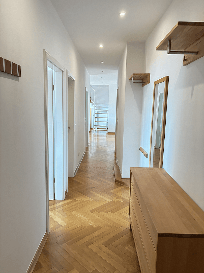 Predaj bytu 3-izbový 117 m², Deidesheimer Straße 9, Berlin, Berlín Predaj bytu 3-izbový 117 m², Deidesheimer Straße 9, Berlin, Berlín