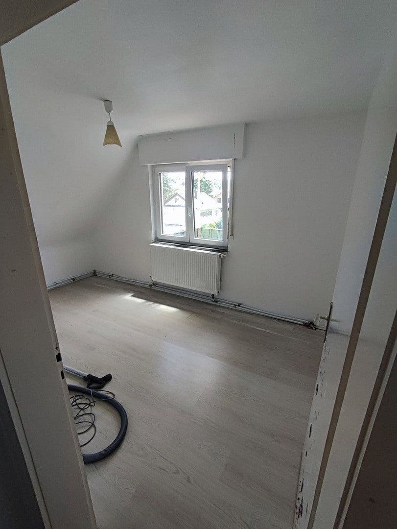 Predaj domu 181 m², pozemok 618 m², Eisingen, Bádensko-Wurttembersko Predaj domu 181 m², pozemok 618 m², Eisingen, Bádensko-Wurttembersko