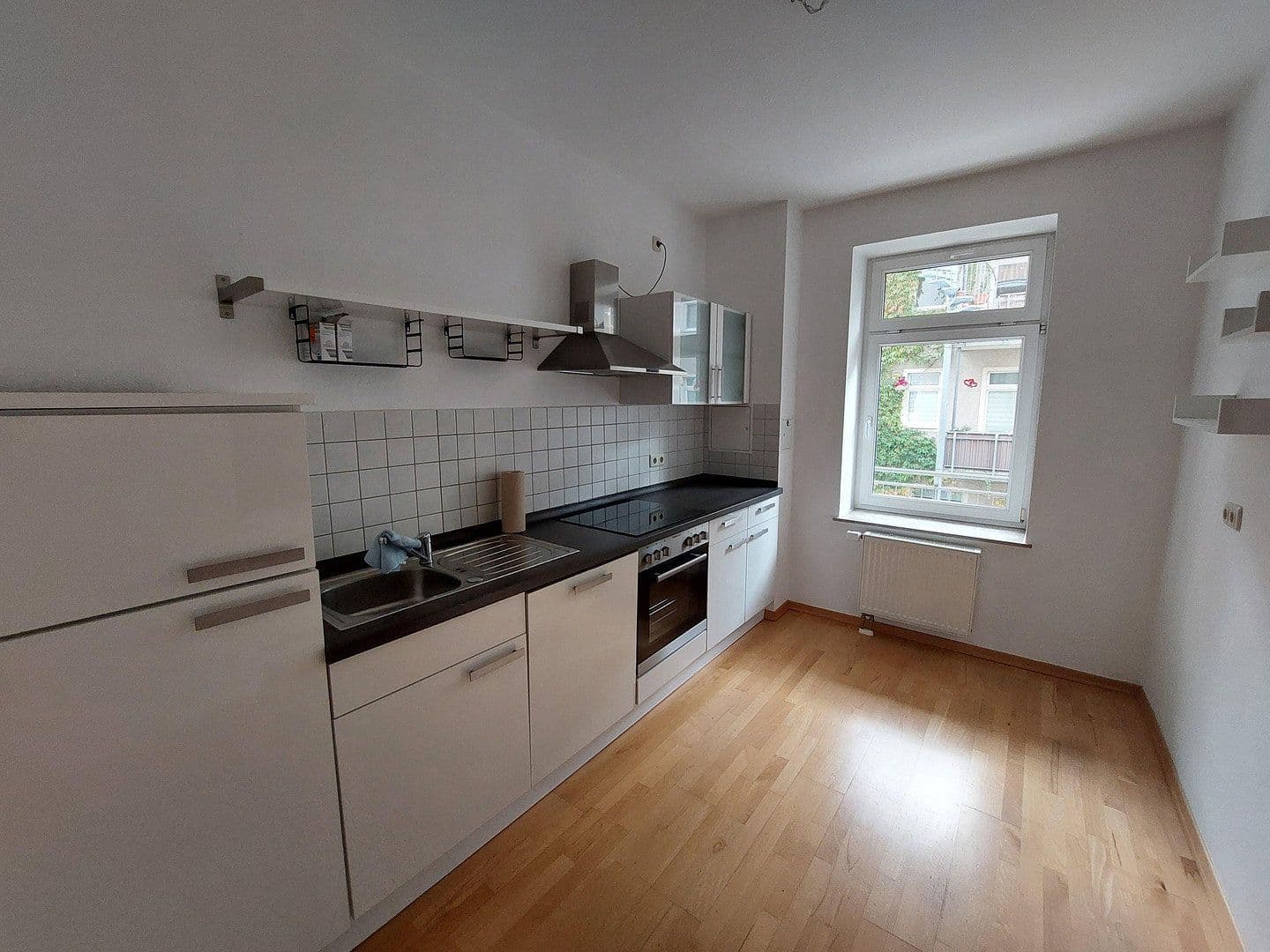 Prenájom bytu 3-izbový 81 m², Körnerstr. 52, Leipzig, Sasko Prenájom bytu 3-izbový 81 m², Körnerstr. 52, Leipzig, Sasko