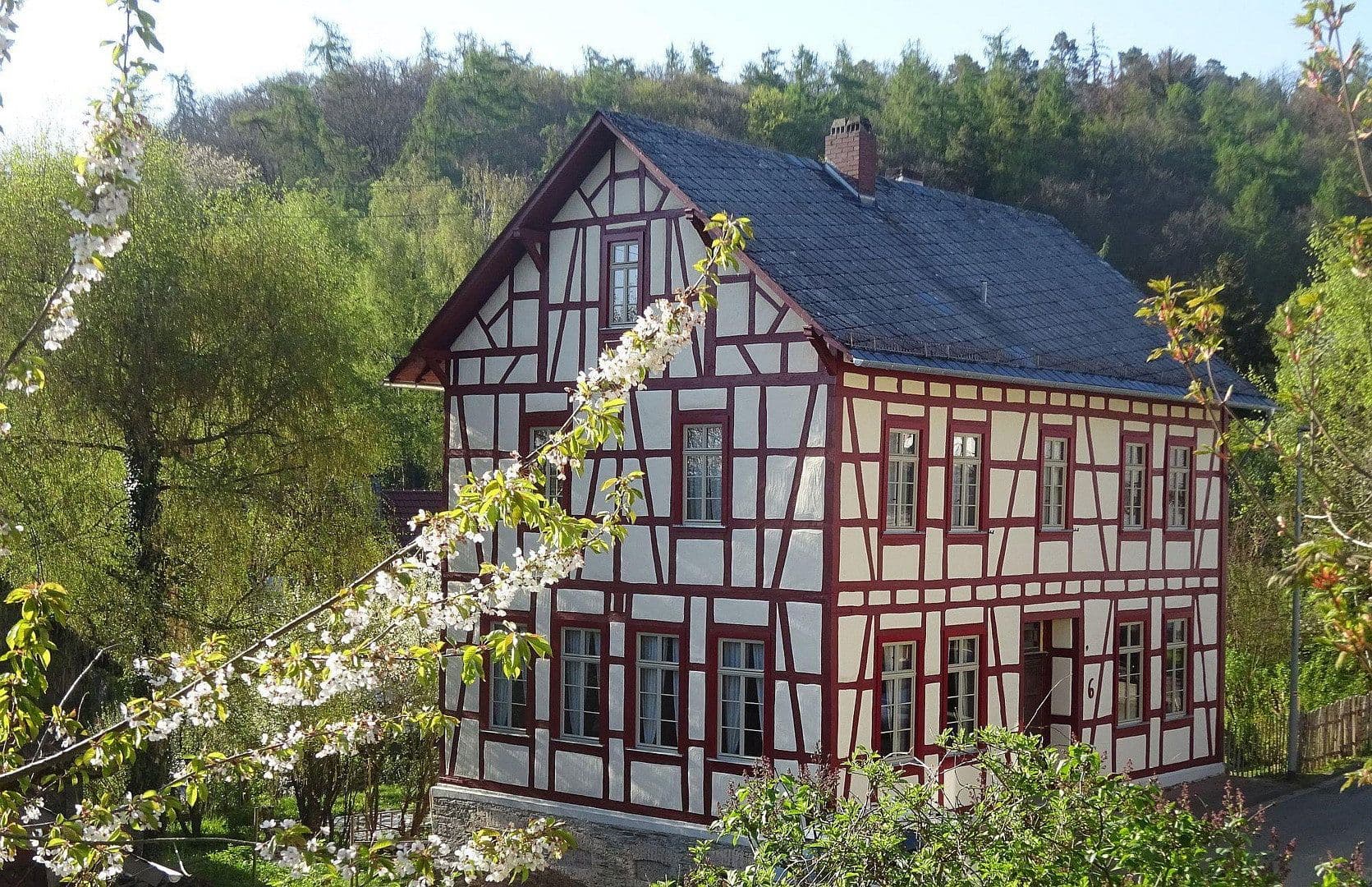 Predaj domu 240 m², pozemok 1.242 m², Malbachweg 6, Idstein, Hesensko Predaj domu 240 m², pozemok 1.242 m², Malbachweg 6, Idstein, Hesensko