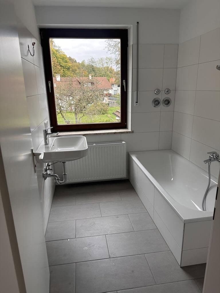 Prenájom bytu 3-izbový 79 m², Pöcking - Possenhofen, Bavorsko Prenájom bytu 3-izbový 79 m², Pöcking - Possenhofen, Bavorsko