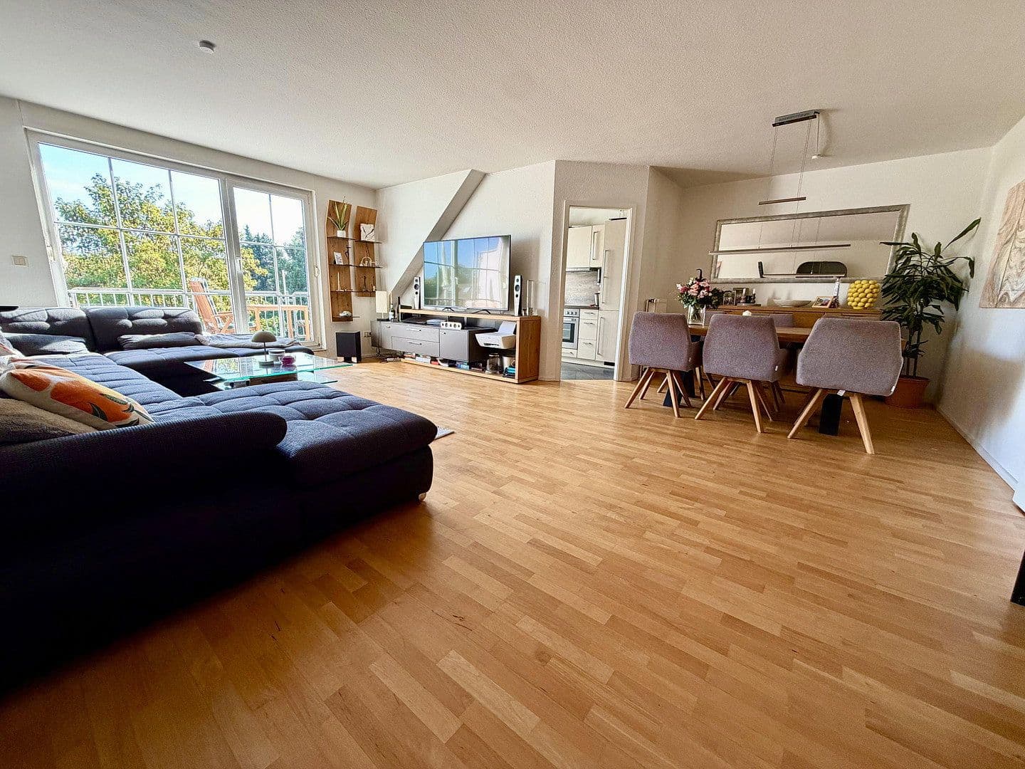Predaj bytu 2-izbový 74 m², Ferdinandstraße 14, Düsseldorf, Severné Porýnie - Westfálsko Predaj bytu 2-izbový 74 m², Ferdinandstraße 14, Düsseldorf, Severné Porýnie - Westfálsko