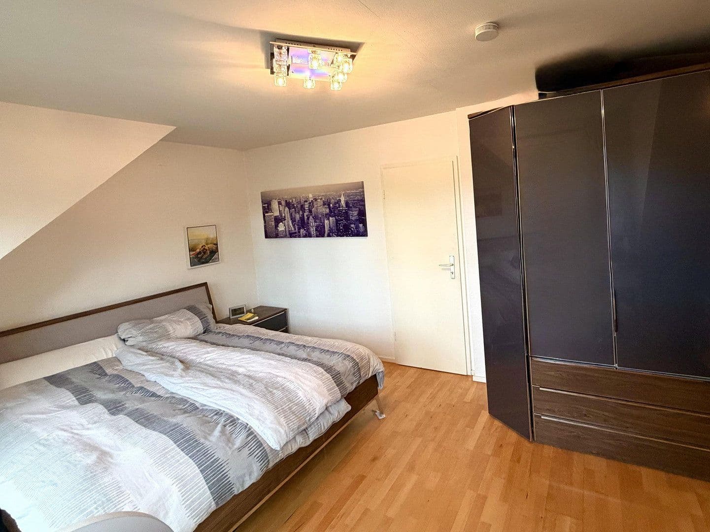Predaj bytu 2-izbový 74 m², Ferdinandstraße 14, Düsseldorf, Severné Porýnie - Westfálsko Predaj bytu 2-izbový 74 m², Ferdinandstraße 14, Düsseldorf, Severné Porýnie - Westfálsko