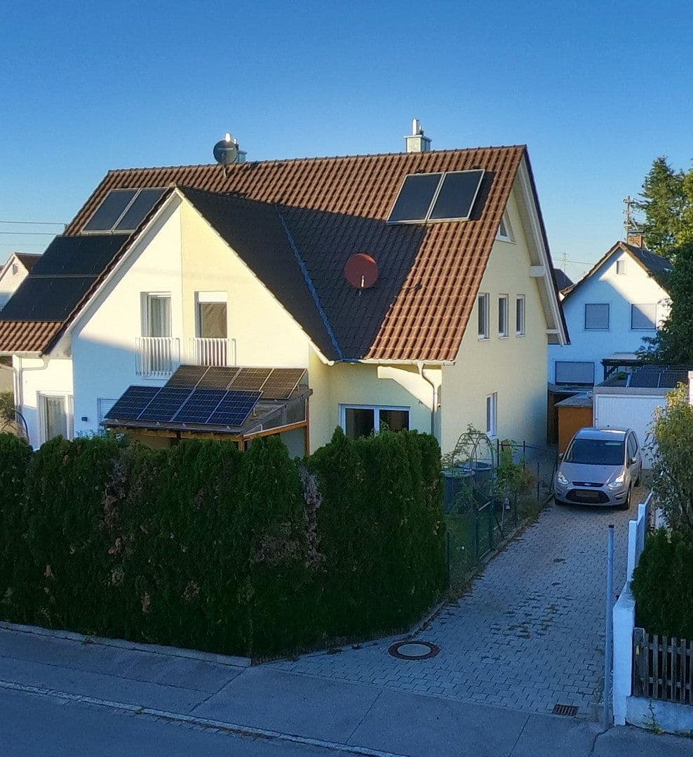 Predaj domu 136 m², pozemok 281 m², Königsbrunn, Bavorsko Predaj domu 136 m², pozemok 281 m², Königsbrunn, Bavorsko