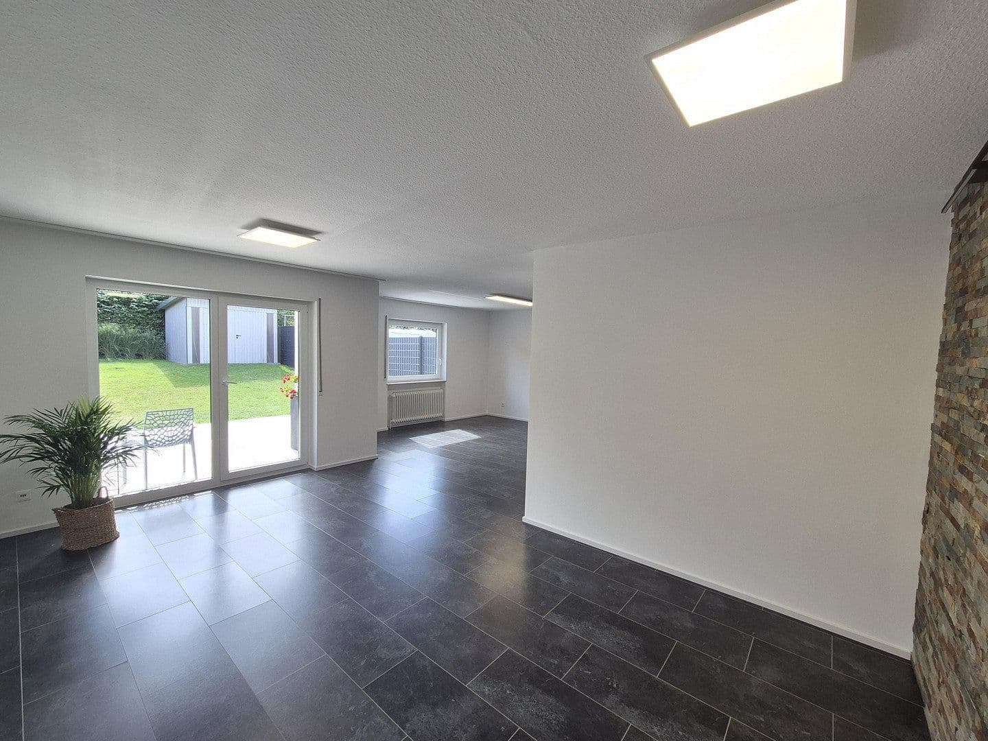 Predaj domu 149 m², pozemok 320 m², Kirchberg, Porýnie-Falcko Predaj domu 149 m², pozemok 320 m², Kirchberg, Porýnie-Falcko