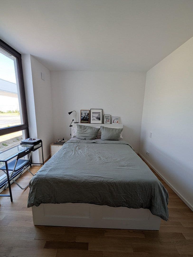 Prenájom bytu 2-izbový 56 m², Fritz-Riedel-Straße 16, Berlin, Berlín Prenájom bytu 2-izbový 56 m², Fritz-Riedel-Straße 16, Berlin, Berlín