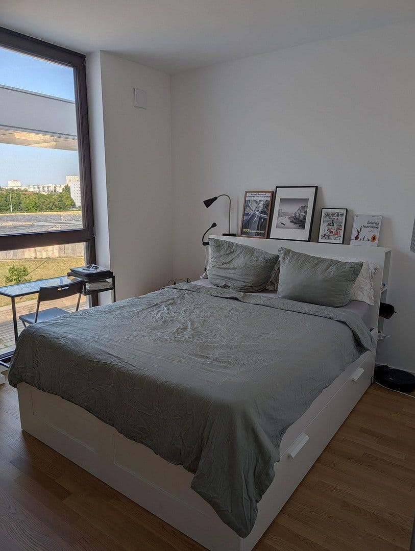 Prenájom bytu 2-izbový 56 m², Fritz-Riedel-Straße 16, Berlin, Berlín Prenájom bytu 2-izbový 56 m², Fritz-Riedel-Straße 16, Berlin, Berlín