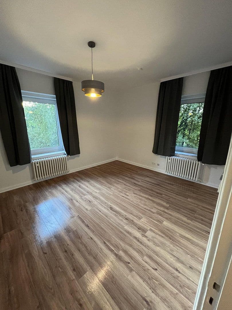 Prenájom bytu 3-izbový 81 m², Wormser Strasse 11, Wuppertal, Severné Porýnie - Westfálsko Prenájom bytu 3-izbový 81 m², Wormser Strasse 11, Wuppertal, Severné Porýnie - Westfálsko