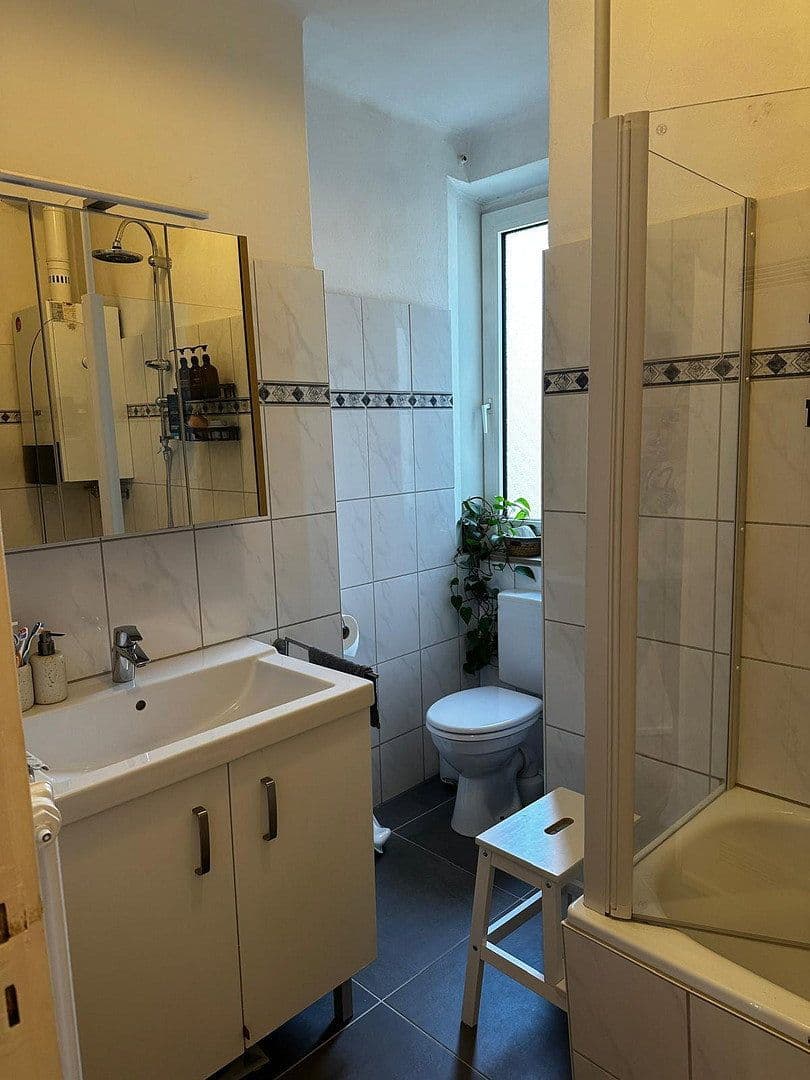 Prenájom bytu 3-izbový 81 m², Wormser Strasse 11, Wuppertal, Severné Porýnie - Westfálsko Prenájom bytu 3-izbový 81 m², Wormser Strasse 11, Wuppertal, Severné Porýnie - Westfálsko