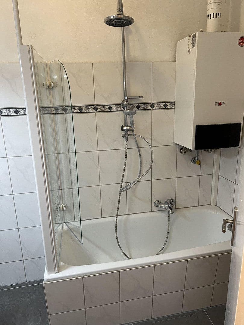Prenájom bytu 3-izbový 81 m², Wormser Strasse 11, Wuppertal, Severné Porýnie - Westfálsko Prenájom bytu 3-izbový 81 m², Wormser Strasse 11, Wuppertal, Severné Porýnie - Westfálsko