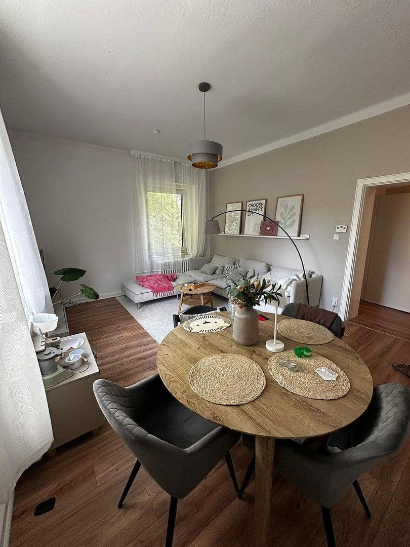 Prenájom bytu 3-izbový 81 m², Wormser Strasse 11, Wuppertal, Severné Porýnie - Westfálsko Prenájom bytu 3-izbový 81 m², Wormser Strasse 11, Wuppertal, Severné Porýnie - Westfálsko