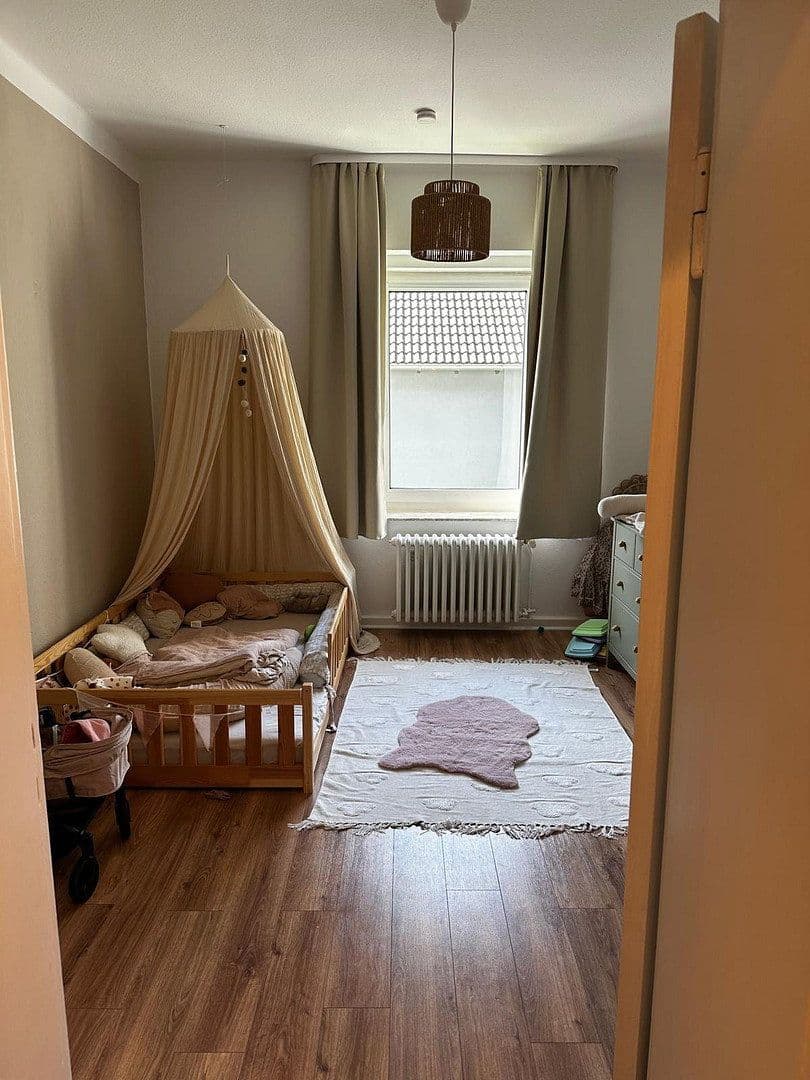 Prenájom bytu 3-izbový 81 m², Wormser Strasse 11, Wuppertal, Severné Porýnie - Westfálsko Prenájom bytu 3-izbový 81 m², Wormser Strasse 11, Wuppertal, Severné Porýnie - Westfálsko