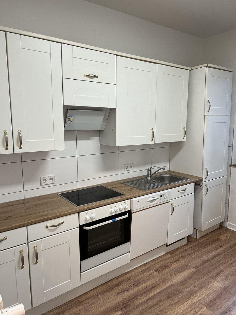 Prenájom bytu 3-izbový 81 m², Wormser Strasse 11, Wuppertal, Severné Porýnie - Westfálsko Prenájom bytu 3-izbový 81 m², Wormser Strasse 11, Wuppertal, Severné Porýnie - Westfálsko