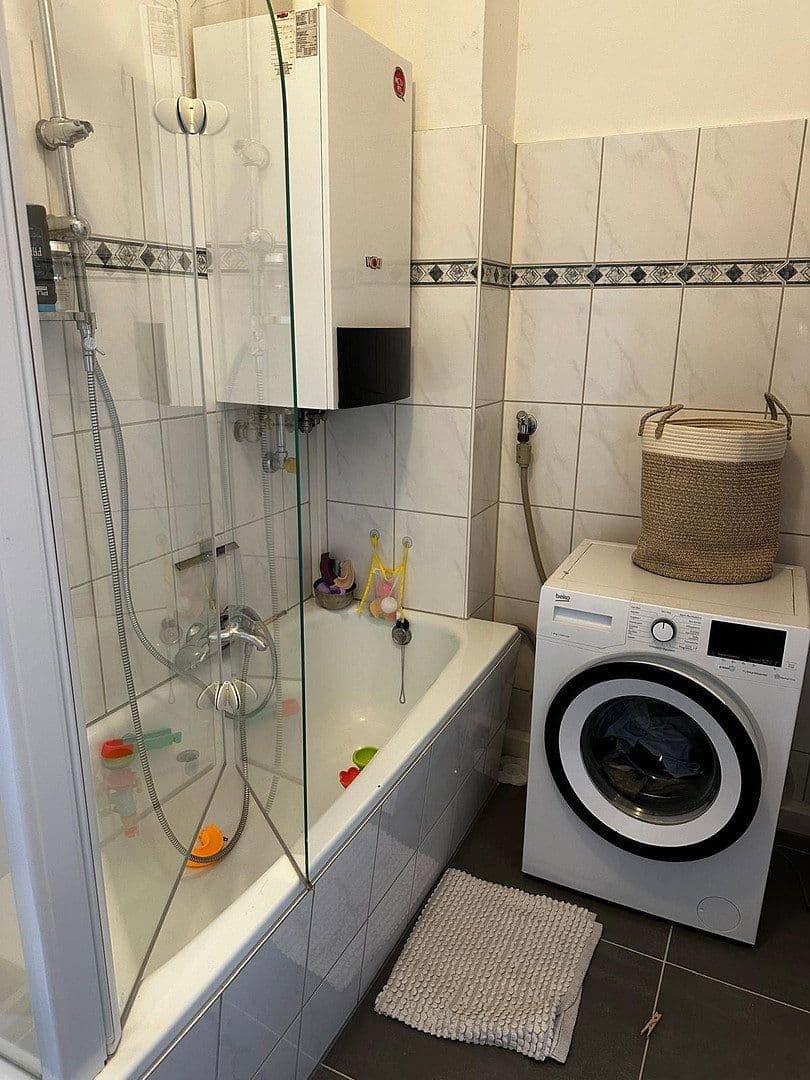 Prenájom bytu 3-izbový 81 m², Wormser Strasse 11, Wuppertal, Severné Porýnie - Westfálsko Prenájom bytu 3-izbový 81 m², Wormser Strasse 11, Wuppertal, Severné Porýnie - Westfálsko