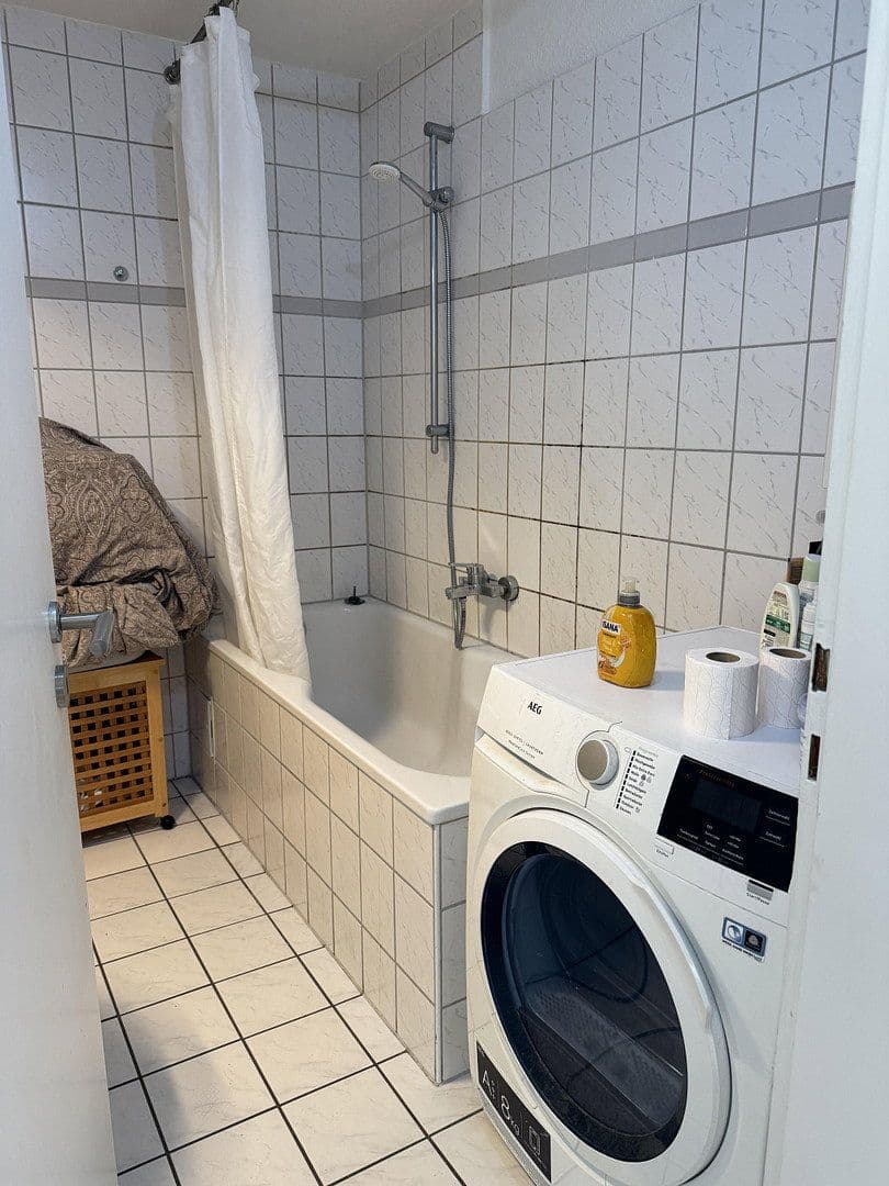 Prenájom bytu 3-izbový 78 m², Meerbusch, Severné Porýnie - Westfálsko Prenájom bytu 3-izbový 78 m², Meerbusch, Severné Porýnie - Westfálsko