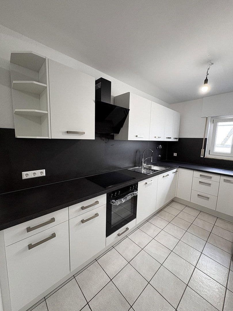 Prenájom bytu 4-izbový 93 m², Dreizlerstraße, Stuttgart, Bádensko-Wurttembersko Prenájom bytu 4-izbový 93 m², Dreizlerstraße, Stuttgart, Bádensko-Wurttembersko